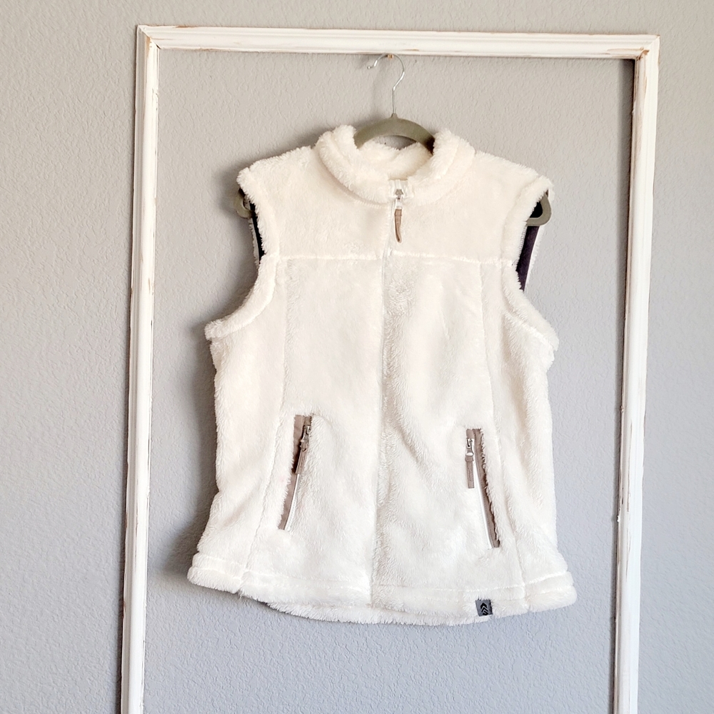 FREE COUNTRY ivory faux fur zipper vest size M